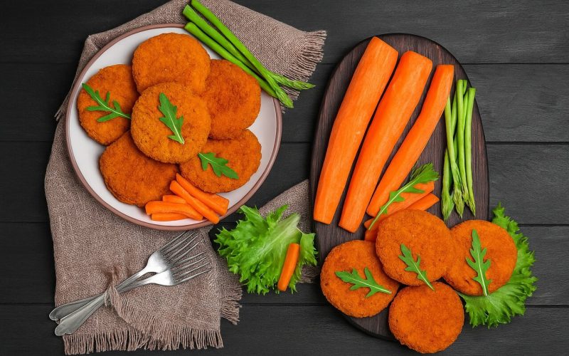 طرز تهیه کوکو هویج بدون سیب زمینی برای ۴ نفر