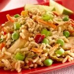 راز دستیابی به طعم رستورانی: طرز تهیه برنج مرغ سرخ‌شده چینی در خانه